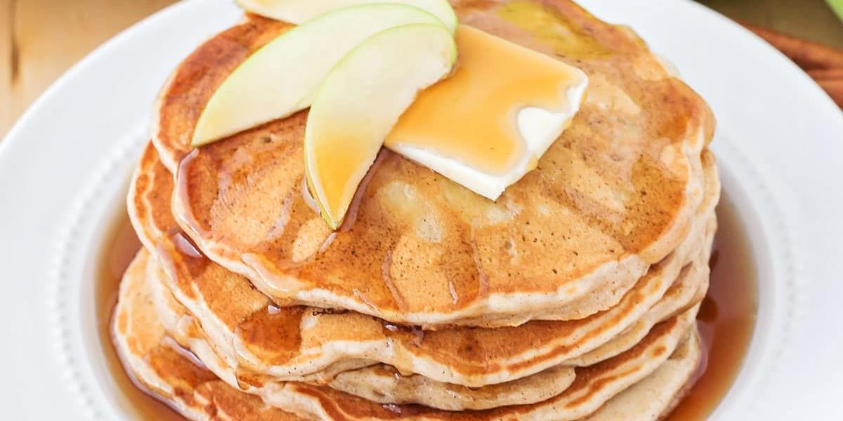 Jednostavne američke palačinke sa jabukom